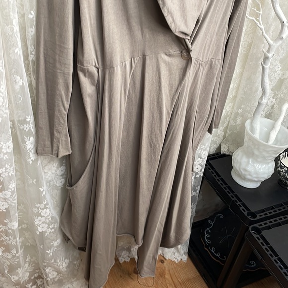 Pure Venice Designer Coat From Ottawa Boutique - Picture 6 of 11